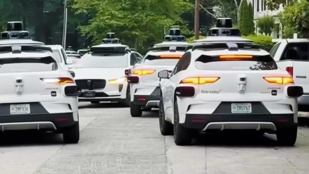 Waymo 无人出租车集体“迷路”:一小时 50 辆车挤进死胡同