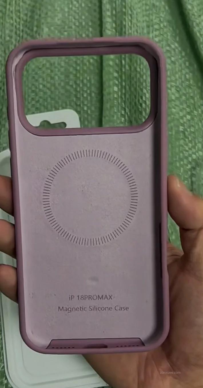 苹果 iPhone 18 Pro 手机壳再次曝光